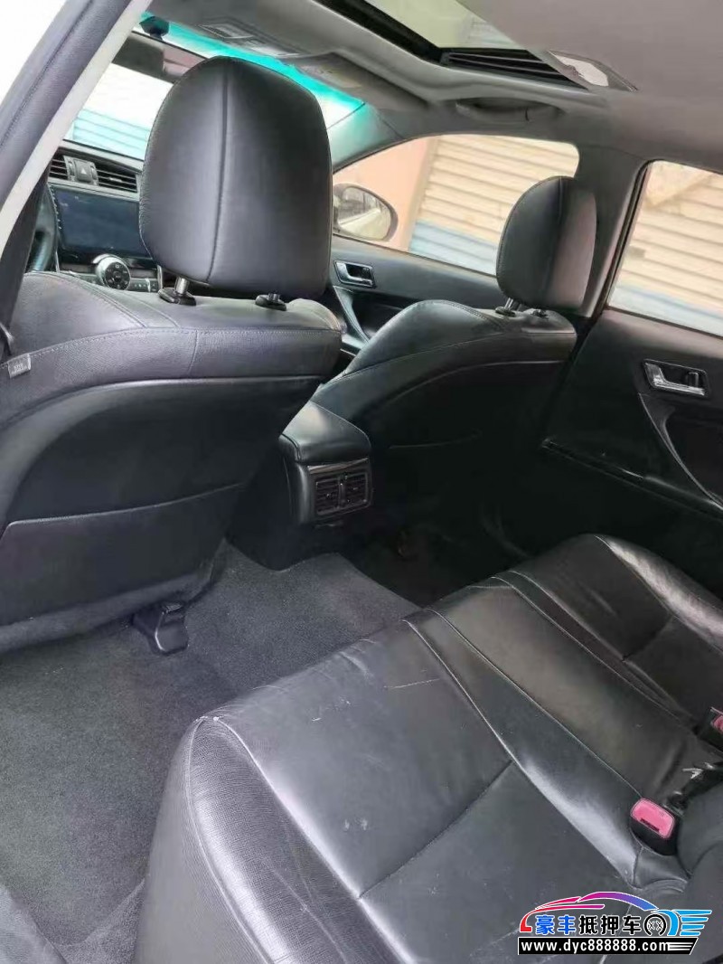 12年丰田锐志轿车抵押车出售