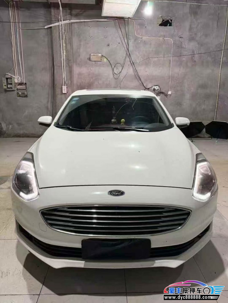 20年福特福睿斯轿车抵押车出售