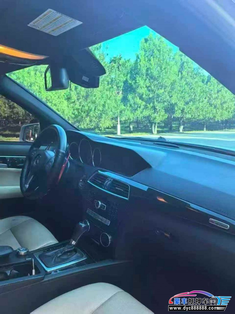 13年奔驰C轿车抵押车出售