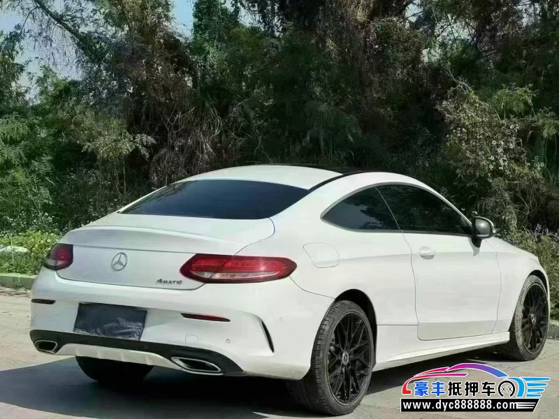 17年奔驰C轿车抵押车出售