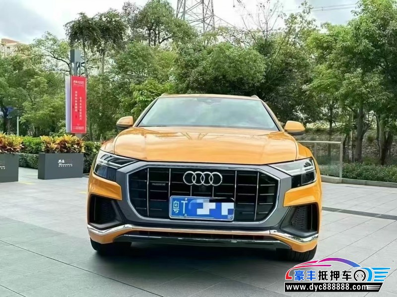 21年奥迪Q8轿车抵押车出售