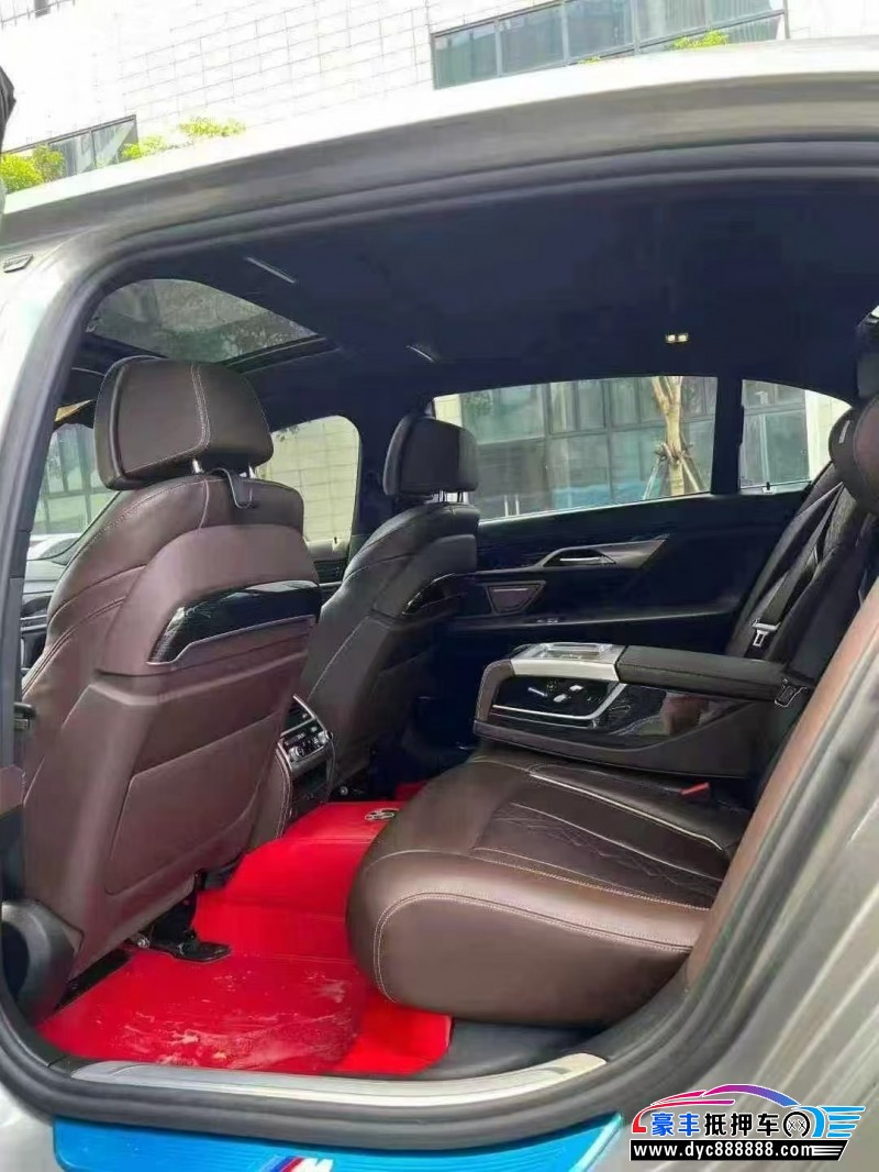 21年宝马7系轿车抵押车出售