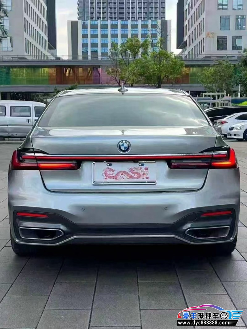 21年宝马7系轿车抵押车出售