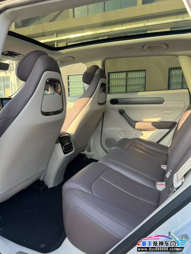 23年零跑C11轿车抵押车出售