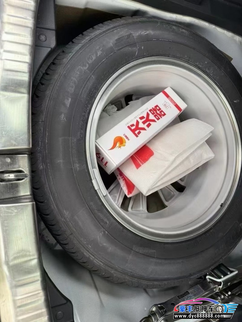 15年本田CR-V轿车抵押车出售