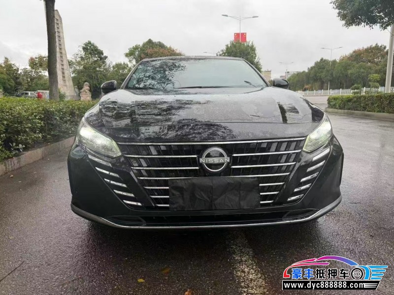 抵押车出售23年日产天籁轿车