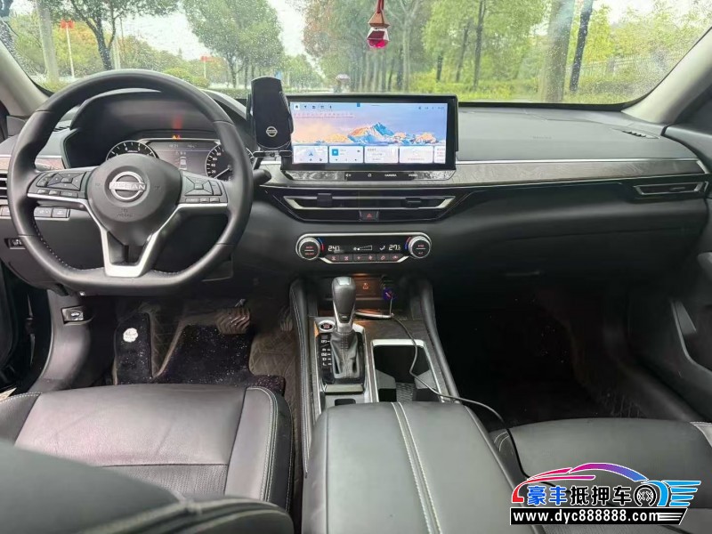 23年日产天籁轿车抵押车出售