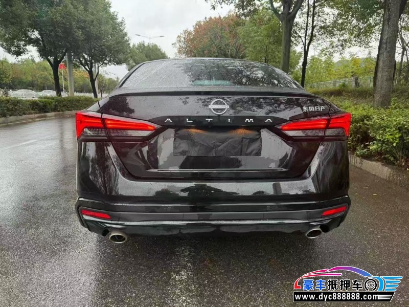 23年日产天籁轿车抵押车出售