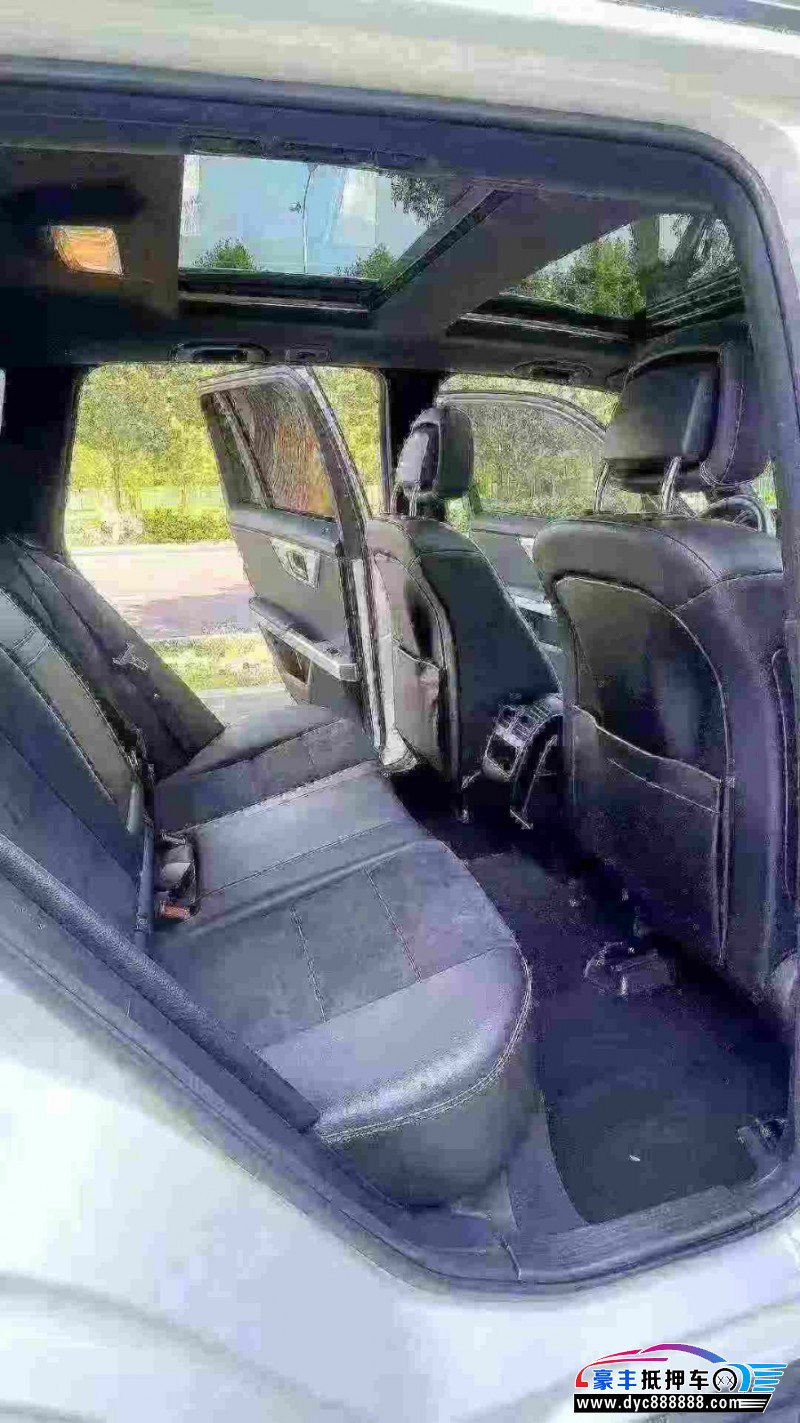 15年奔驰GLK轿车抵押车出售