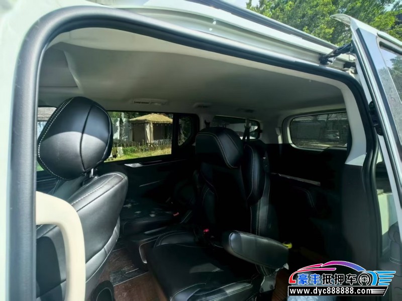 20年上汽大通G20轿车抵押车出售