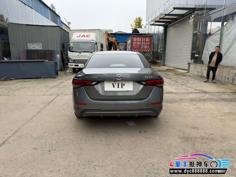 22年日产轩逸轿车抵押车出售