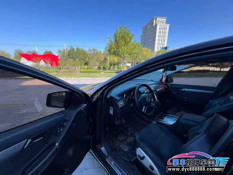 14年奔驰R轿车抵押车出售