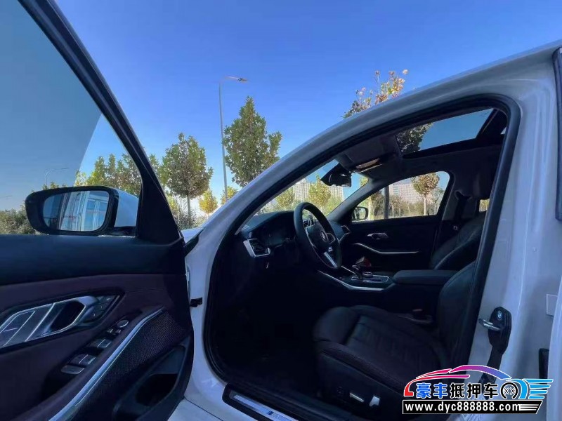 20年宝马3系轿车抵押车出售