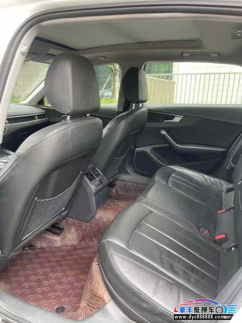 17年奥迪A4L轿车抵押车出售