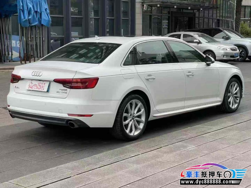 17年奥迪A4L轿车抵押车出售