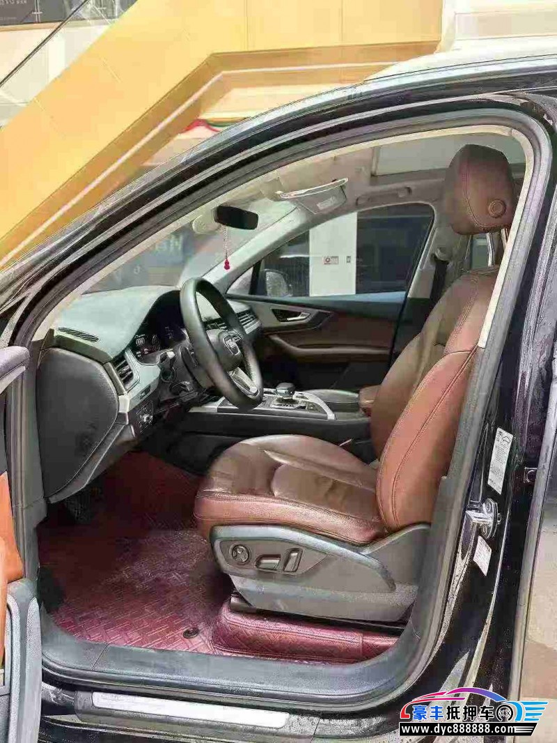 17年奥迪Q7轿车抵押车出售