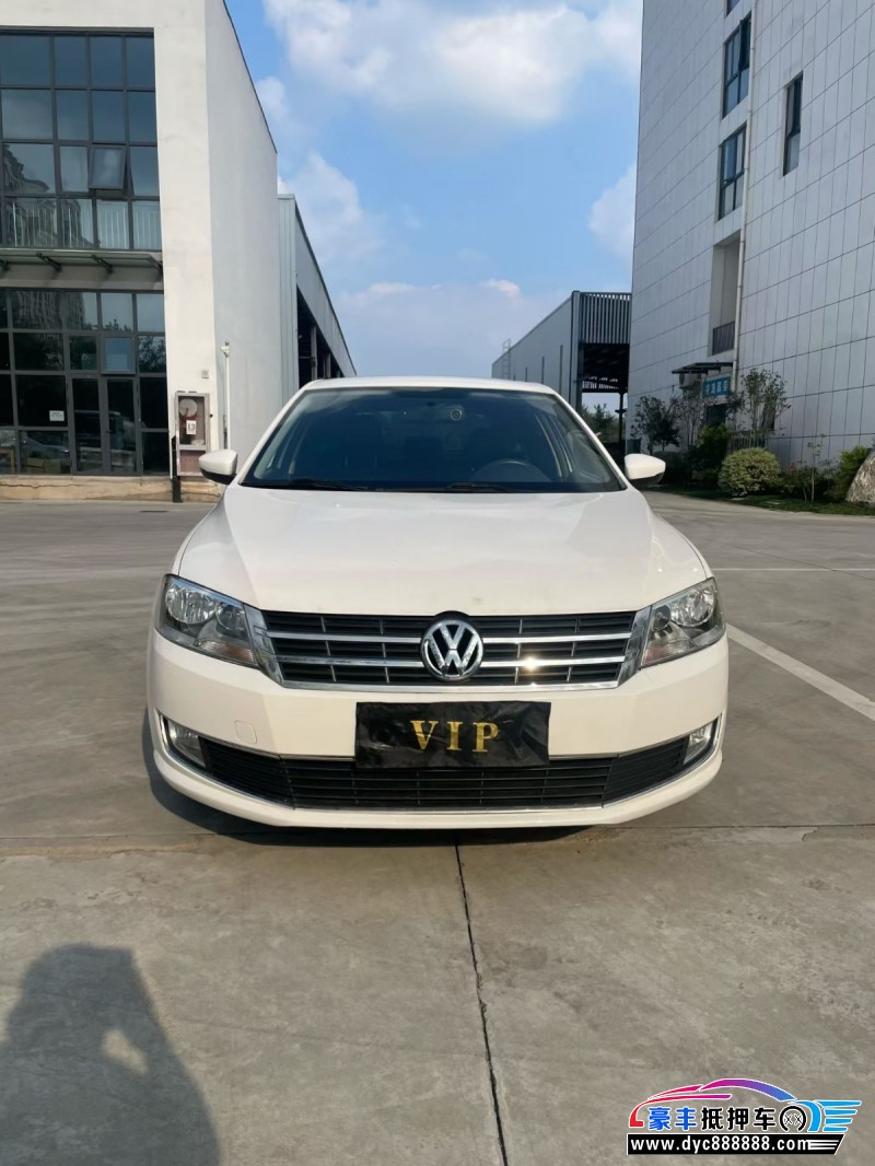 抵押车出售14年大众朗行轿车