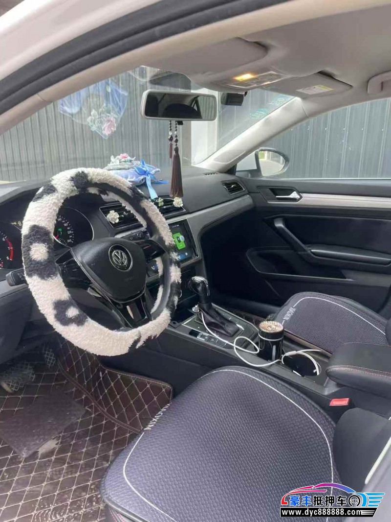 17年大众凌渡轿车抵押车出售