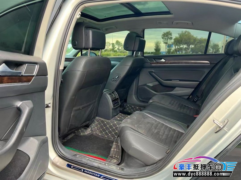 18年大众迈腾轿车抵押车出售