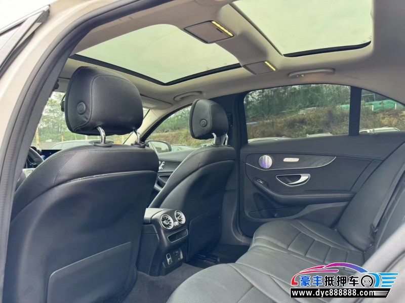 21年奔驰C轿车抵押车出售