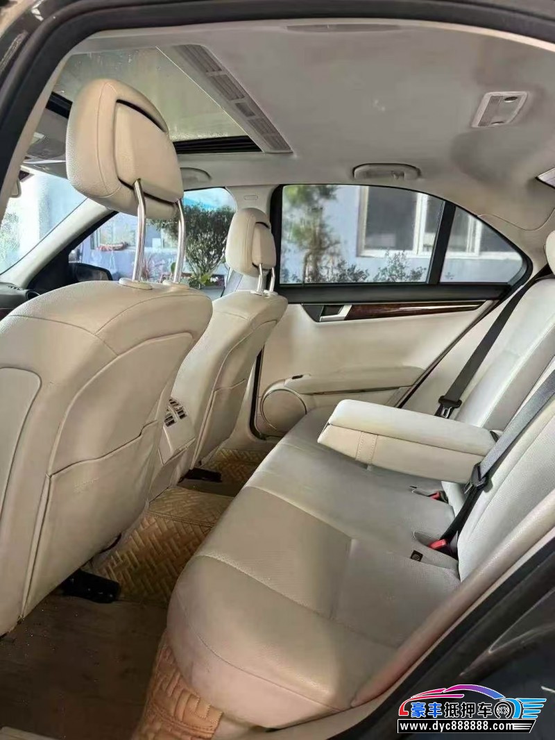 12年奔驰C轿车抵押车出售