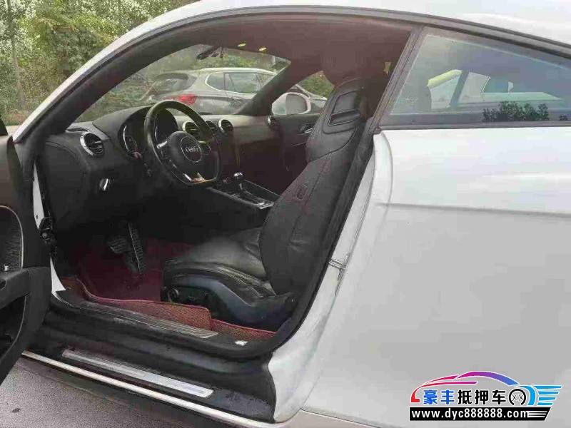 12年奥迪TT轿车抵押车出售