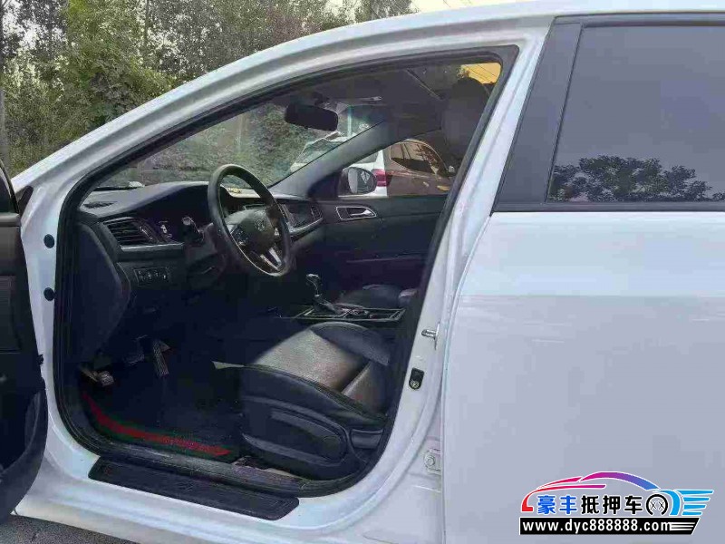 18年现代名图轿车抵押车出售