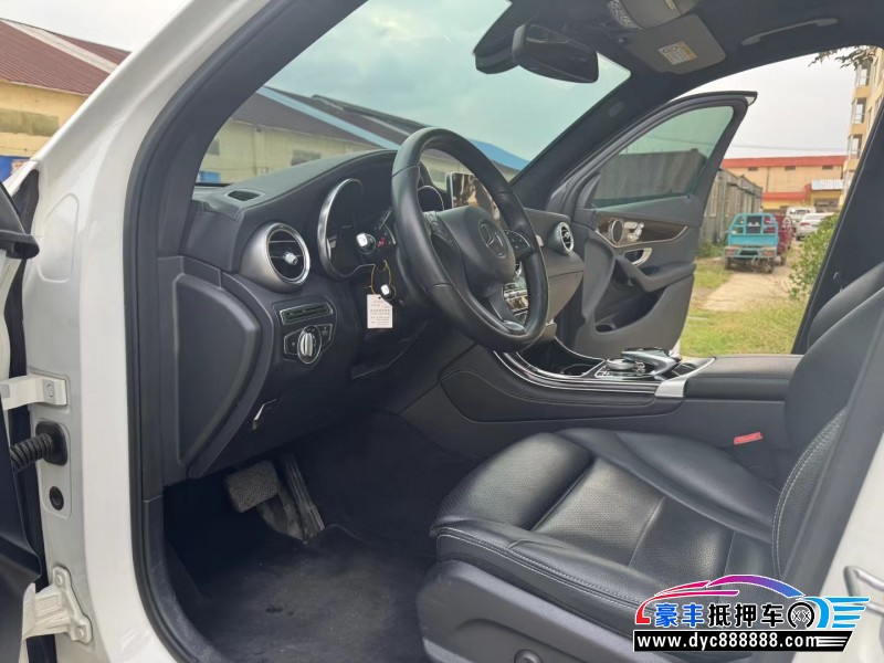 17年奔驰GLC轿车抵押车出售