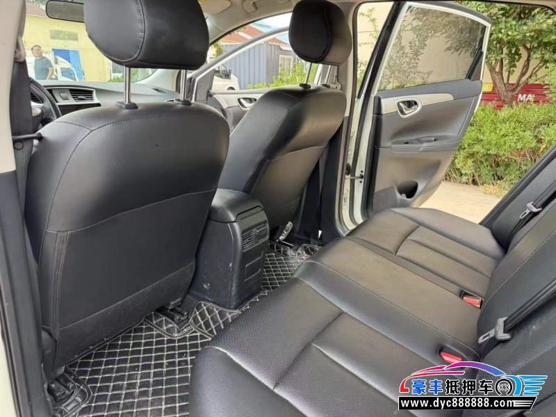 22年日产轩逸轿车抵押车出售