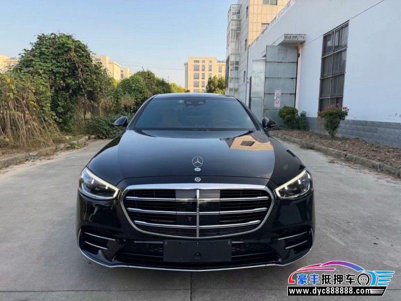 23年奔驰S轿车