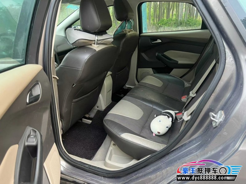 14年福特福克斯轿车抵押车出售