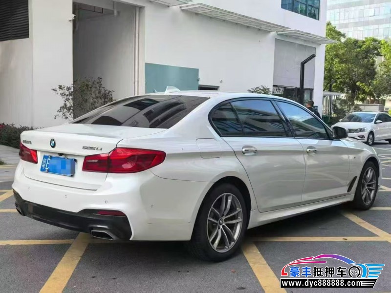 18年宝马5系轿车抵押车出售