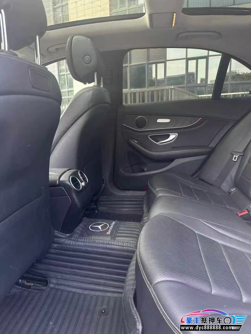 18年奔驰C轿车抵押车出售