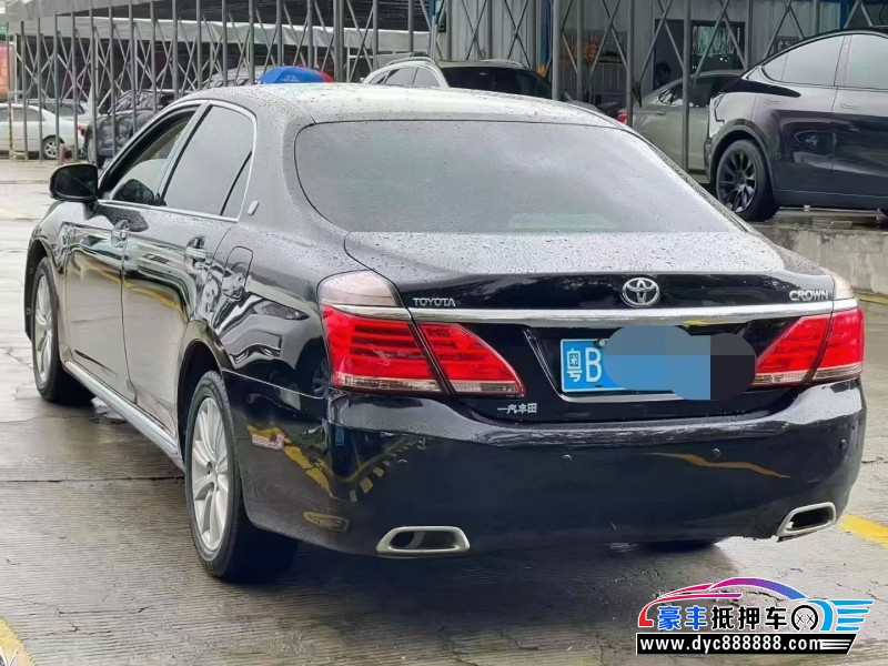 14年丰田皇冠轿车抵押车出售
