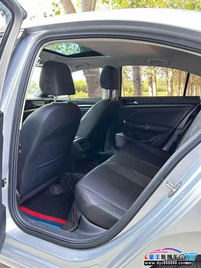 20年大众宝来轿车抵押车出售