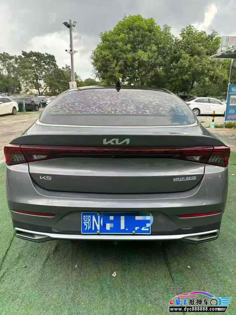 23年起亚K5轿车抵押车出售