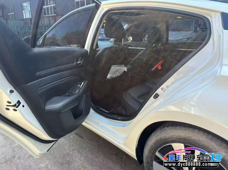 21年日产天籁轿车抵押车出售