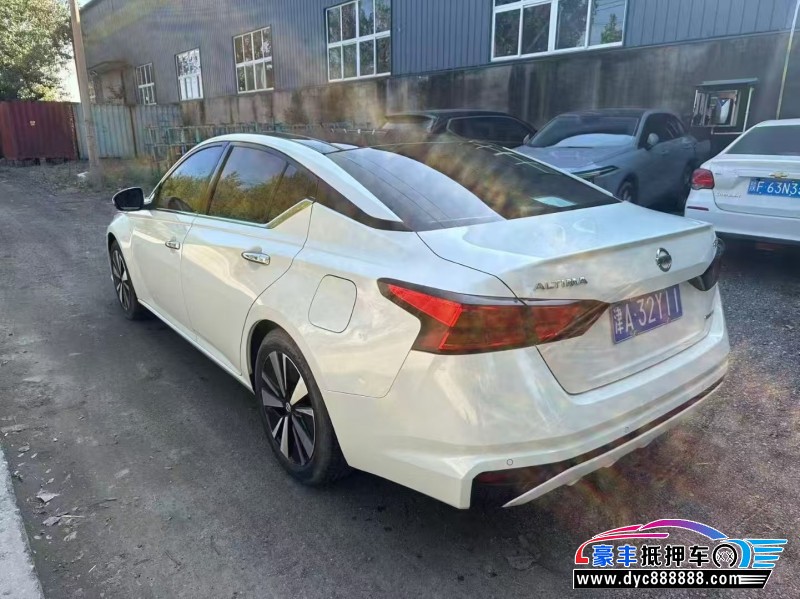 21年日产天籁轿车抵押车出售