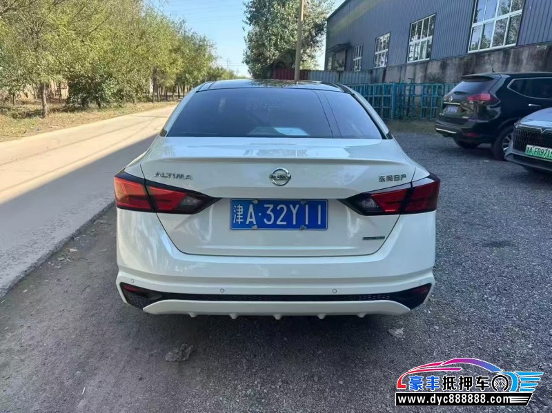 21年日产天籁轿车抵押车出售