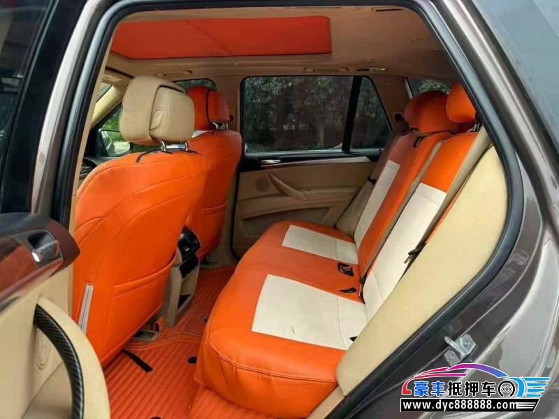 13年起亚K5SUV抵押车出售