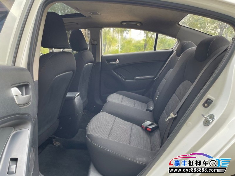 18年起亚K3轿车抵押车出售