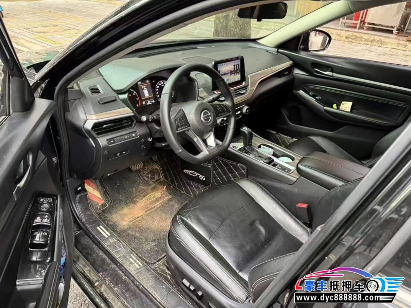 20年日产天籁轿车抵押车出售