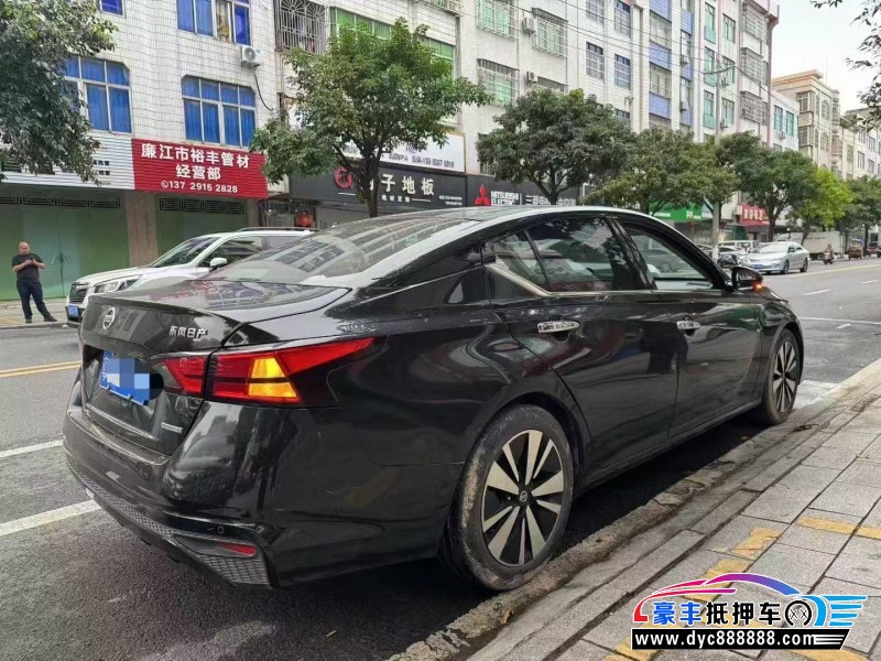 20年日产天籁轿车抵押车出售