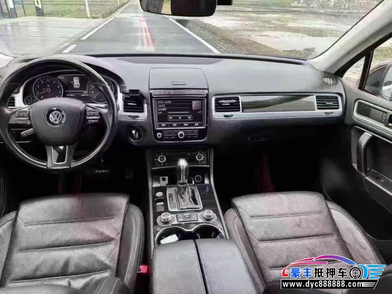 17年大众途锐轿车抵押车出售