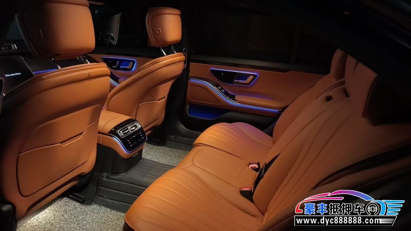 22年奔驰S轿车抵押车出售