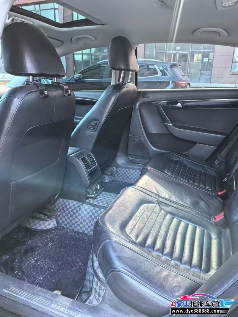 14年大众迈腾轿车抵押车出售