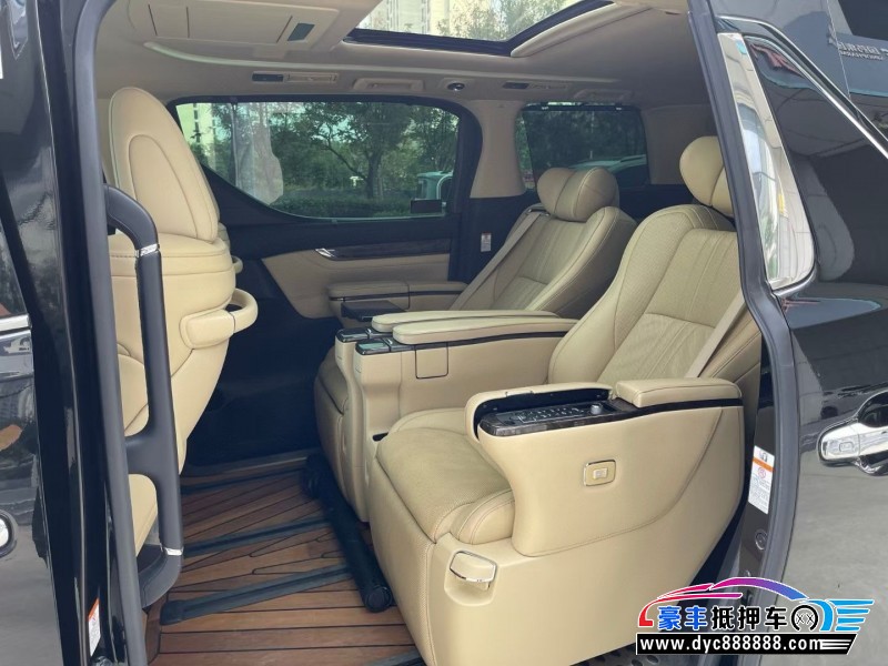 20年丰田威尔法轿车抵押车出售