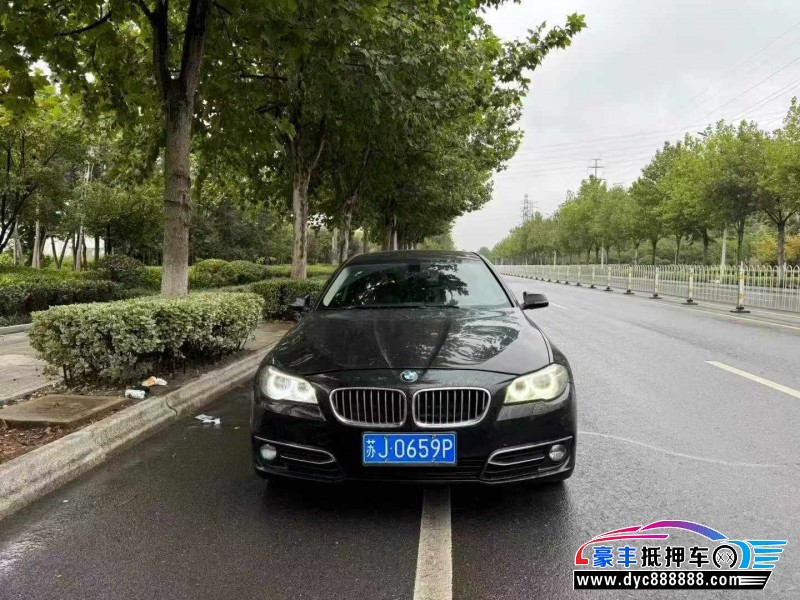抵押车出售16年宝马5系轿车
