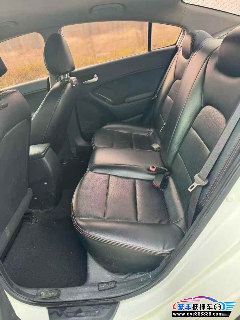 16年起亚K3轿车抵押车出售