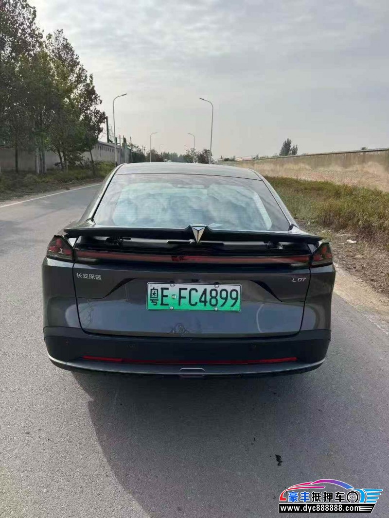 25年长安深蓝L07轿车抵押车出售